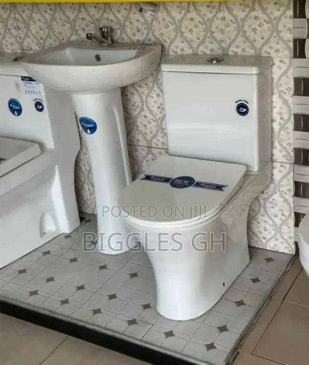 Slim Tank Wc With Basin Complete · Photo 1