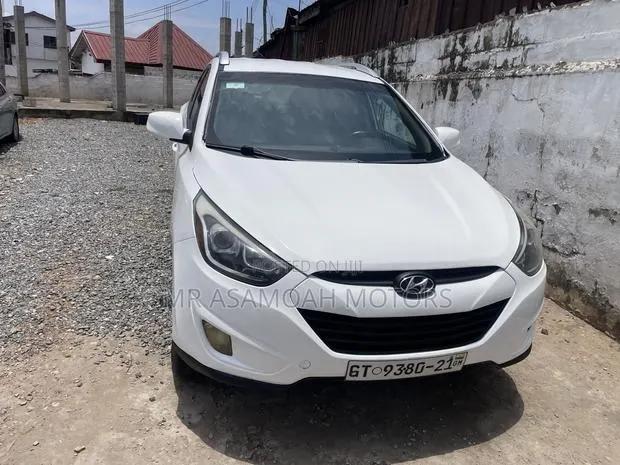 Hyundai Tucson GLS AWD 2011 White · Photo 1