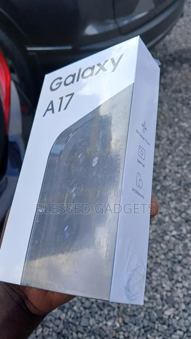 New Samsung Galaxy A17 256 GB Silver · Photo 1