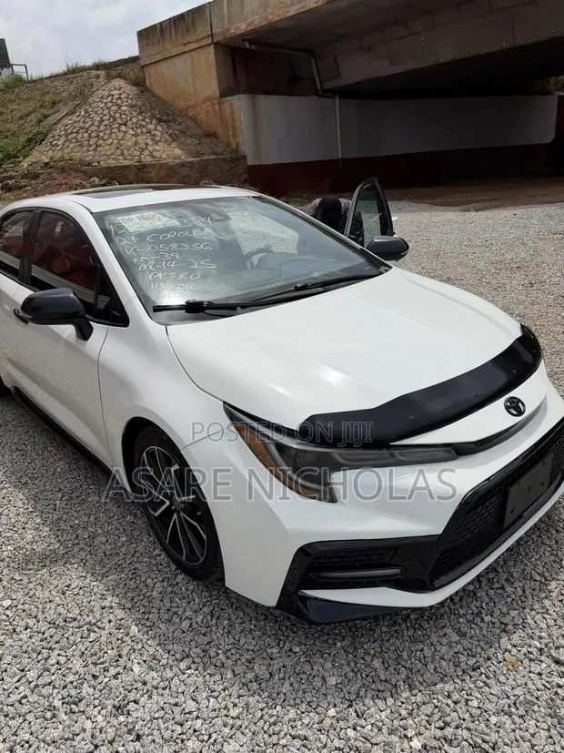 Toyota Corolla 2021 White · Photo 1