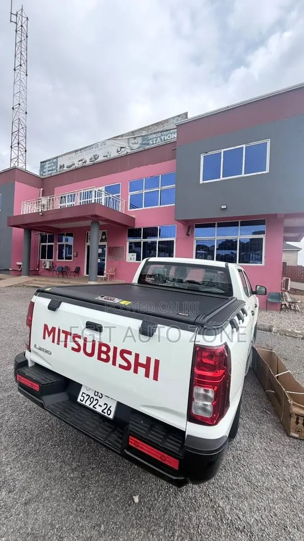 Mitsubishi L200 2021,2022,2023,2024,2025, Bucket Cover Available · Photo 1