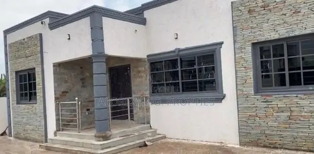 3bdrm House in Oyarifa for sale · Photo 1