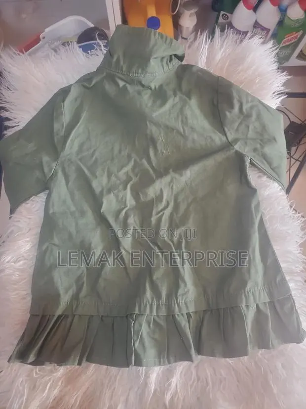 Little Lass Green Jacket Size 2t · Photo 2