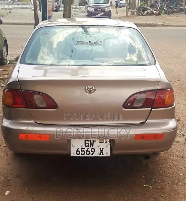 Toyota Corolla Fielder 1.8 S 2001 Silver · Photo 1