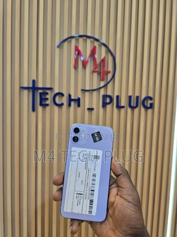 Apple iPhone 11 64 GB Purple · Photo 1