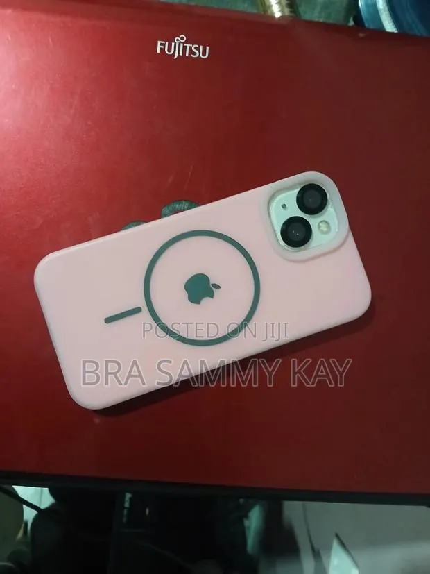 Apple iPhone 13 128 GB White · Photo 1