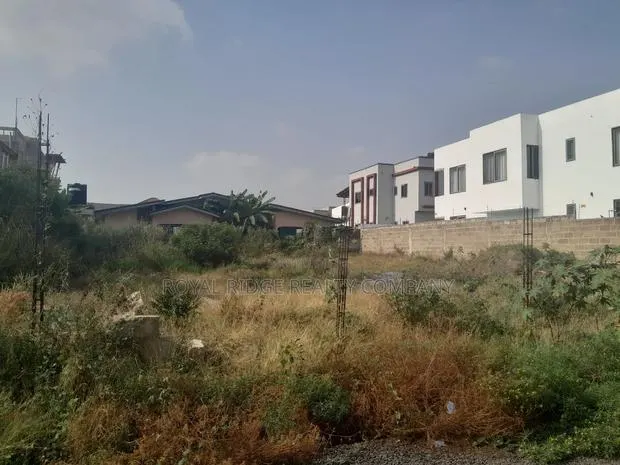 Land for Sale at Tseaddo Roundabout Near East Airport · Photo 1