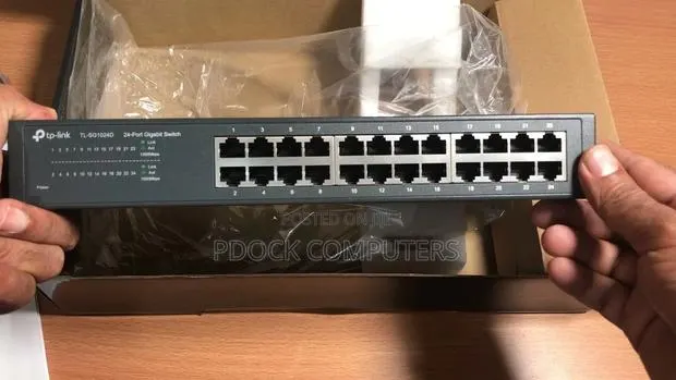 Tp-Link 16 Port Gigabit Desktop/Rackmount Switch Tl-Sg1016d · Photo 1