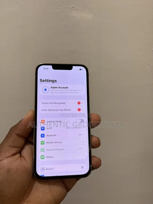 Apple iPhone 13 Pro 128 GB Gold · Photo 1