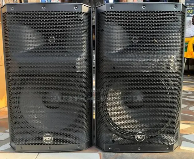 RCF RC15 Active Pair of 15-Inch PA Speakers · Photo 1