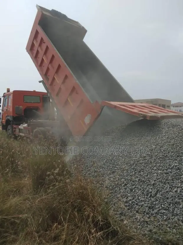 Sand/Chippings/Laterite / Filling Materials / Stones For · Photo 1