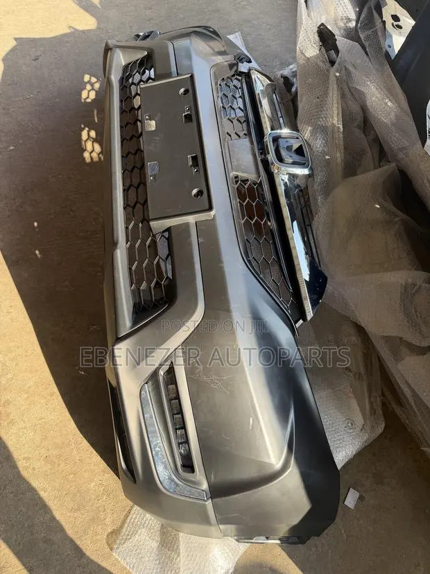 Honda CRV Cr-v Touring Front Bumper Complete 2017 2018 · Photo 1
