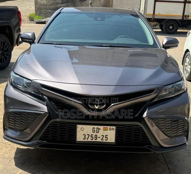 Toyota Camry 2020 · Photo 1