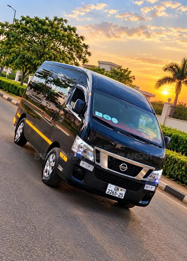 Nissan Caravan for Hirring · Photo 1