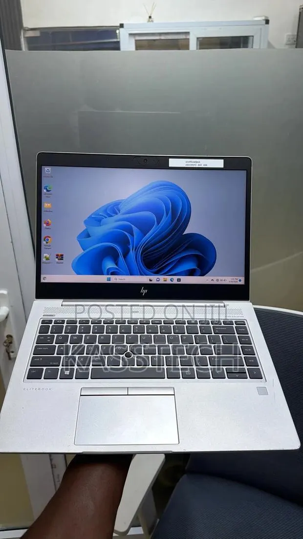 Laptop HP EliteBook 745 G6 8GB AMD Ryzen 5 SSD 256GB · Photo 1