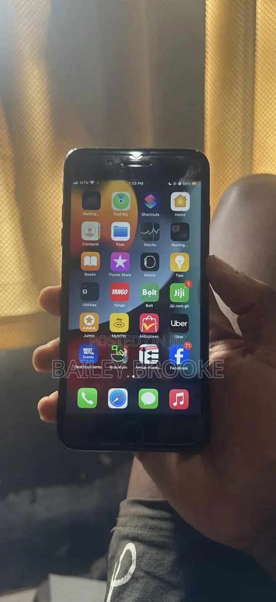 Apple iPhone 7 Plus 128 GB Black · Photo 1