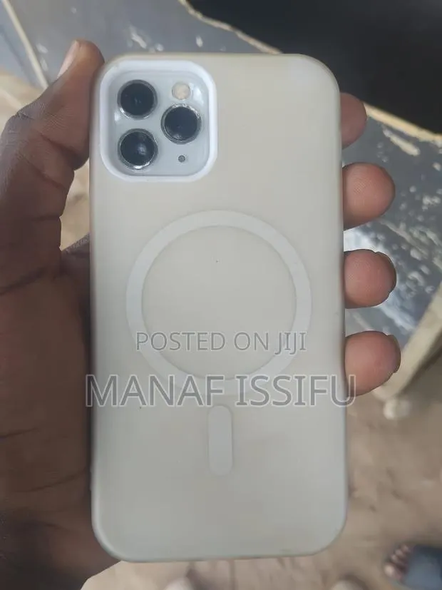 Apple iPhone 11 Pro 64 GB White · Photo 1