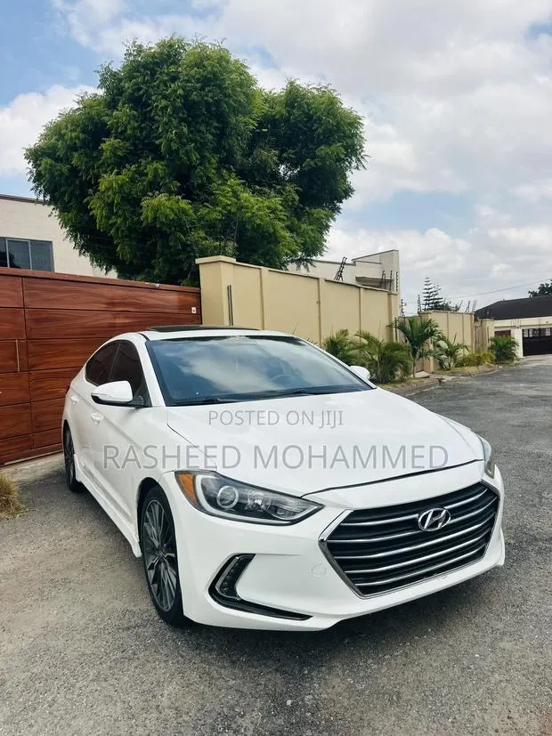 Hyundai Elantra Sport 2018 White · Photo 1