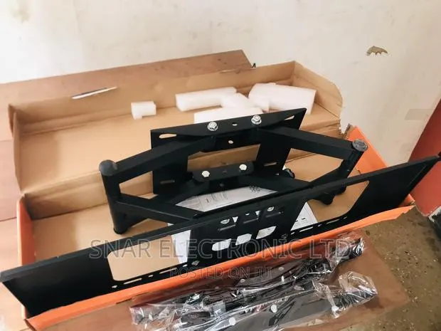 Full Motion TV Wall Mount For Most 37-70 Inch TVS · Photo 1
