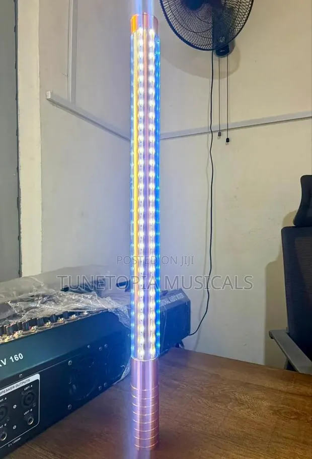 60cm Rechargeable Led Strobe Champagne Baton. · Photo 1
