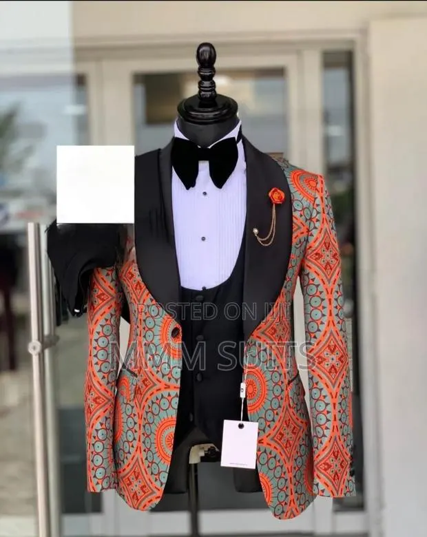 Classic 3-piece Turkish Tuxedo Men Suit With Patterns · Photo 1