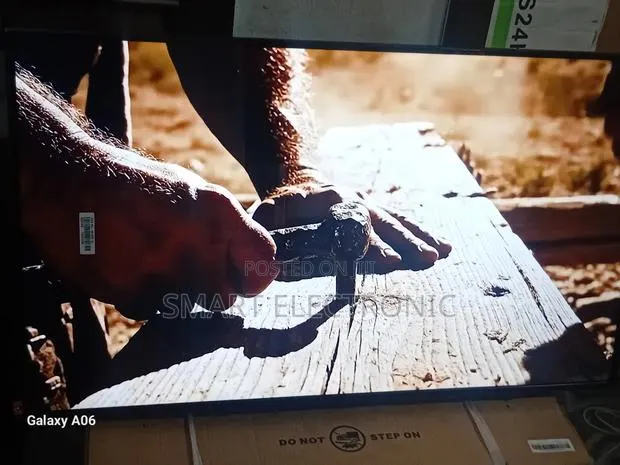 Samsung 43-Inch Smart Tv for Modern Living Rooms · Photo 1