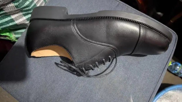Toe Cap Shoe · Photo 1