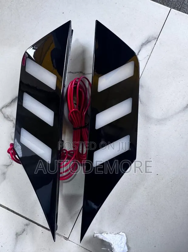Honda Civic 2016-21 Fender Light Leg Type · Photo 1