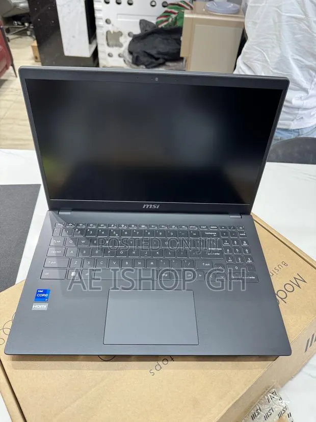 New Laptop MSI 16GB Intel Core i7 SSD 512GB