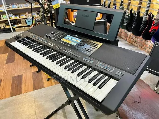 Yamaha PSR Sx-920 61-Key Arranger Keyboard · Photo 1
