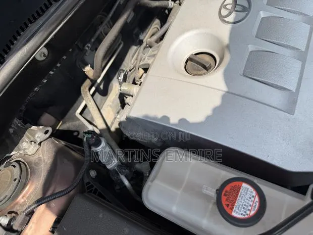 Toyota RAV4 SE FWD (2.5L 4cyl 6A) 2016 Brown · Photo 1