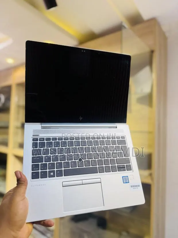 Laptop HP EliteBook 830 G5 8GB Intel Core i5 SSD 256GB · Photo 1
