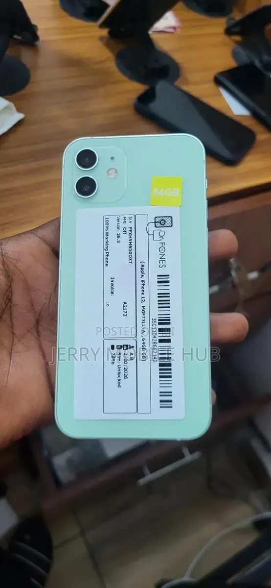 Apple iPhone 12 64 GB Green · Photo 1