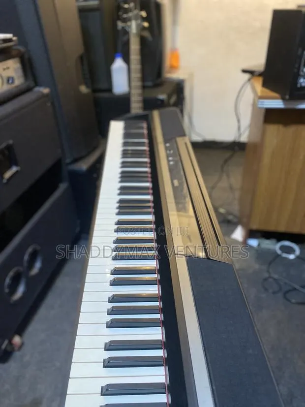Korg Sp170s Keyboard · Photo 1