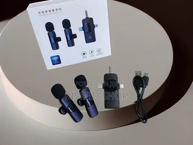 Professional 3-in-1 Wireless Microphone · Photo 1