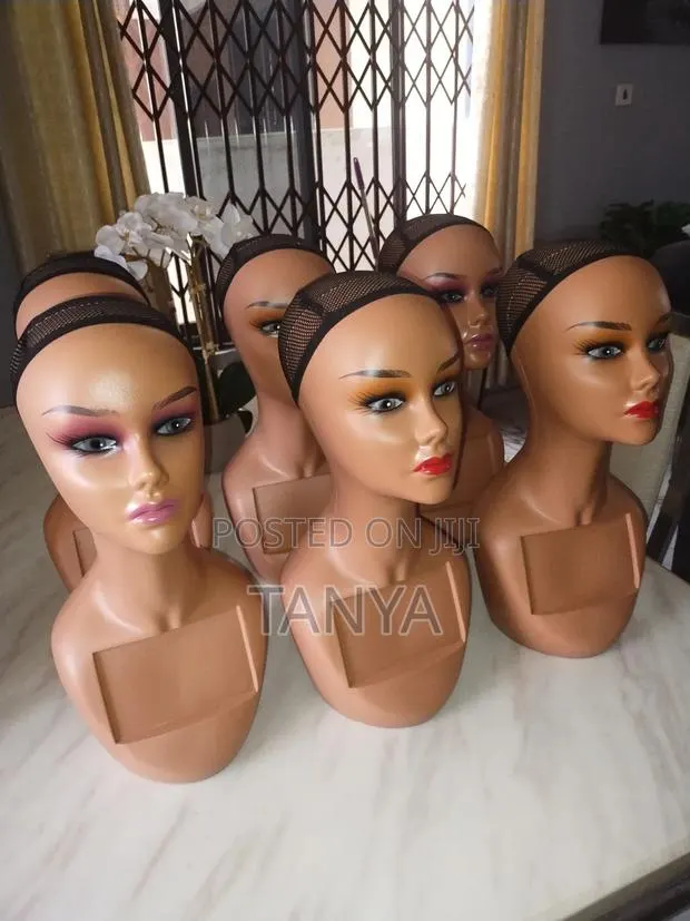 Realistic Female Mannequin Head · Photo 1
