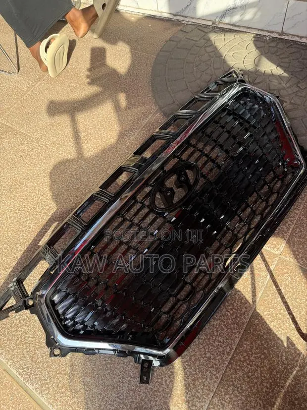 2016,2017,2018,2019,2020 Grille for Hyundai Elantra GT · Photo 1