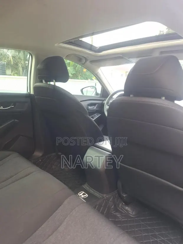 Toyota Corolla LE 4dr Sedan (1.8L 4cyl 4A) 2010 Silver