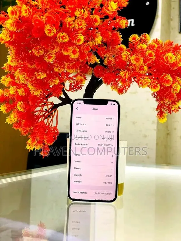 Apple iPhone 12 128 GB Gold · Photo 1