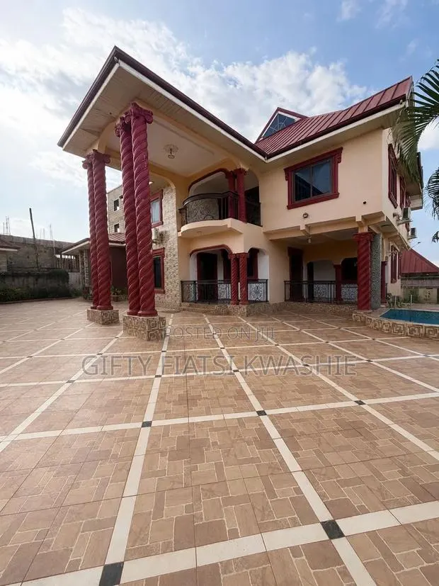 5bdrm House in Agric Akyremade, Kumasi Metropolitan for sale · Photo 1