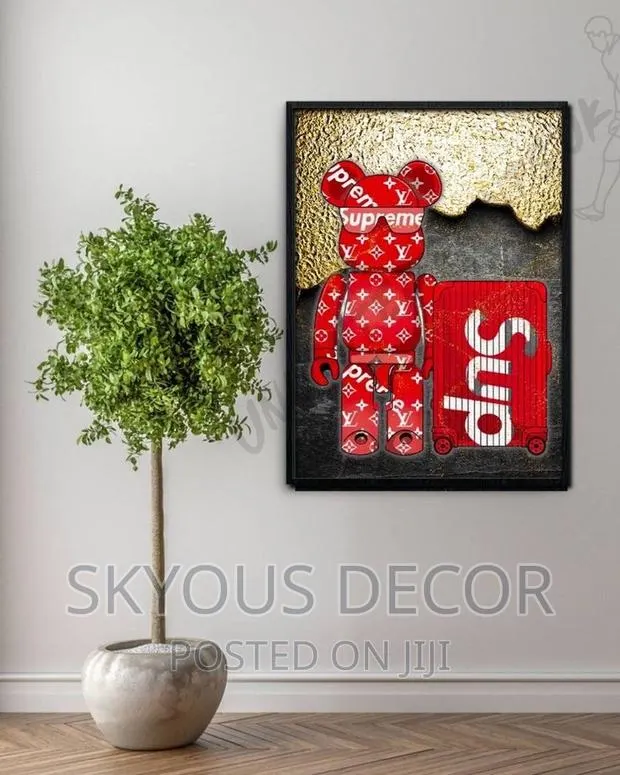 Floating Wall Frame · Photo 1