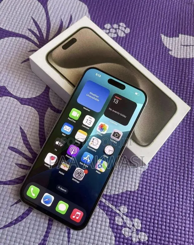 Apple iPhone 15 Pro Max 256 GB Silver · Photo 1