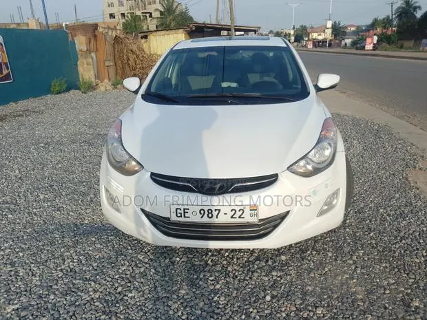 Hyundai Elantra 2012 White · Photo 1