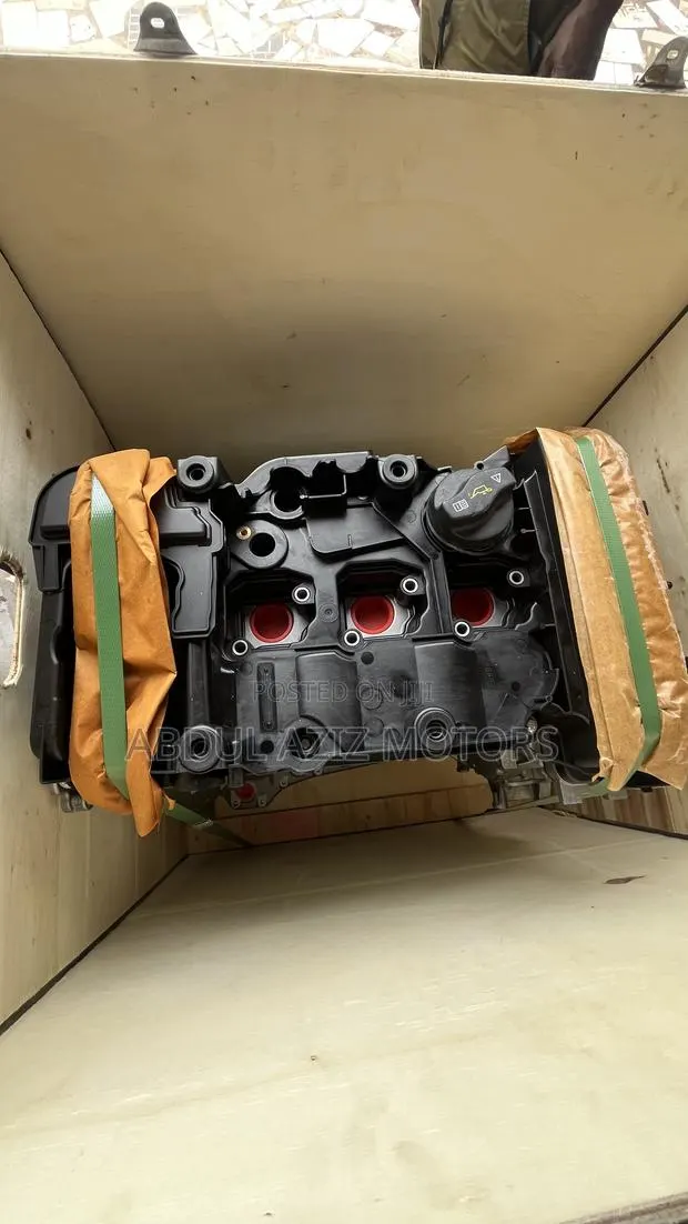Mercedes Benz C250 Engine · Photo 1