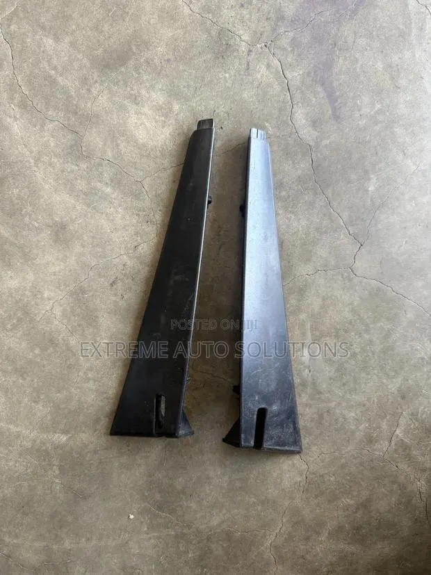 2023-2025 Honda Cr-v Side Tailgate Hinge Cover · Photo 1