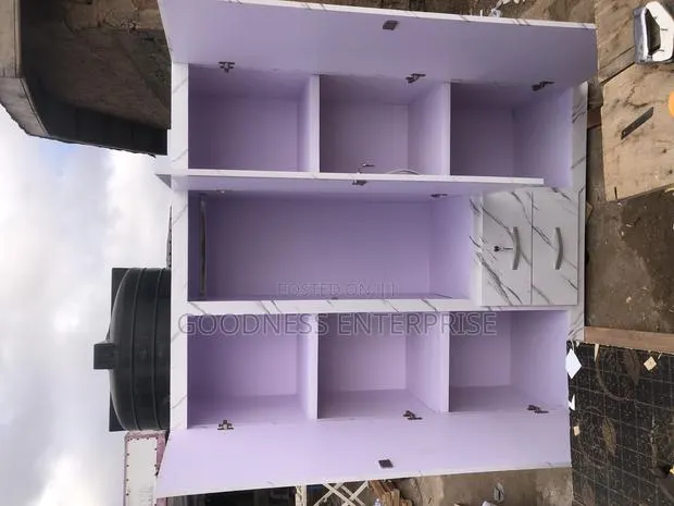 Three in One Wardrobe · Photo 1