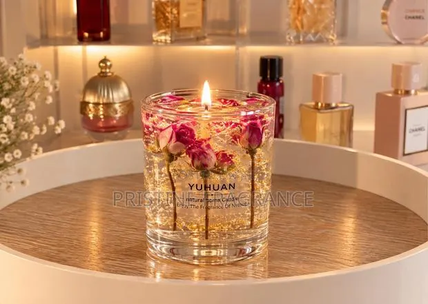 Paradise Gardenia Dried Bloom Aromatherapy Candle · Photo 1