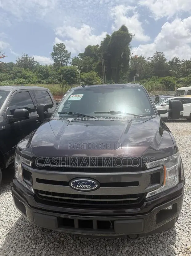 Ford F-150 XLT 4x4 SuperCab Styleside 8 ft. box 163 in. WB 2018 Black · Photo 1