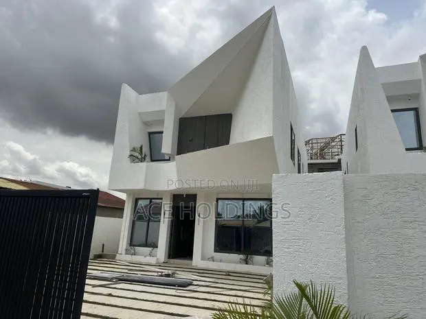3bdrm House in West Trasacco, School Junction for sale · Photo 1