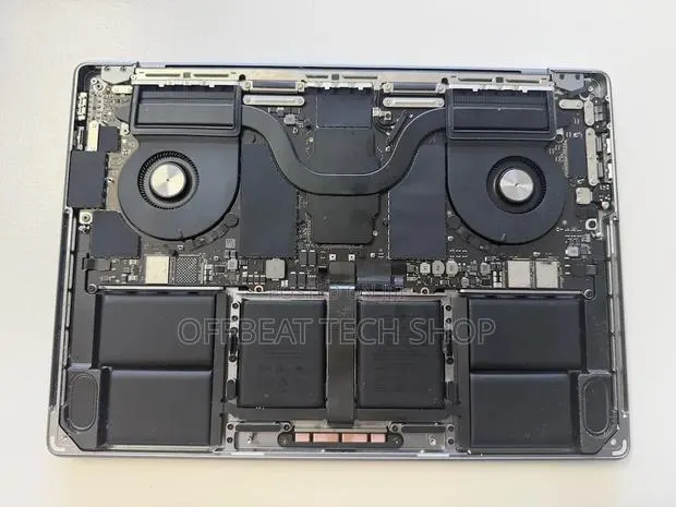 MacBook Pro, iPhone & Apple Devices Repair · Photo 3